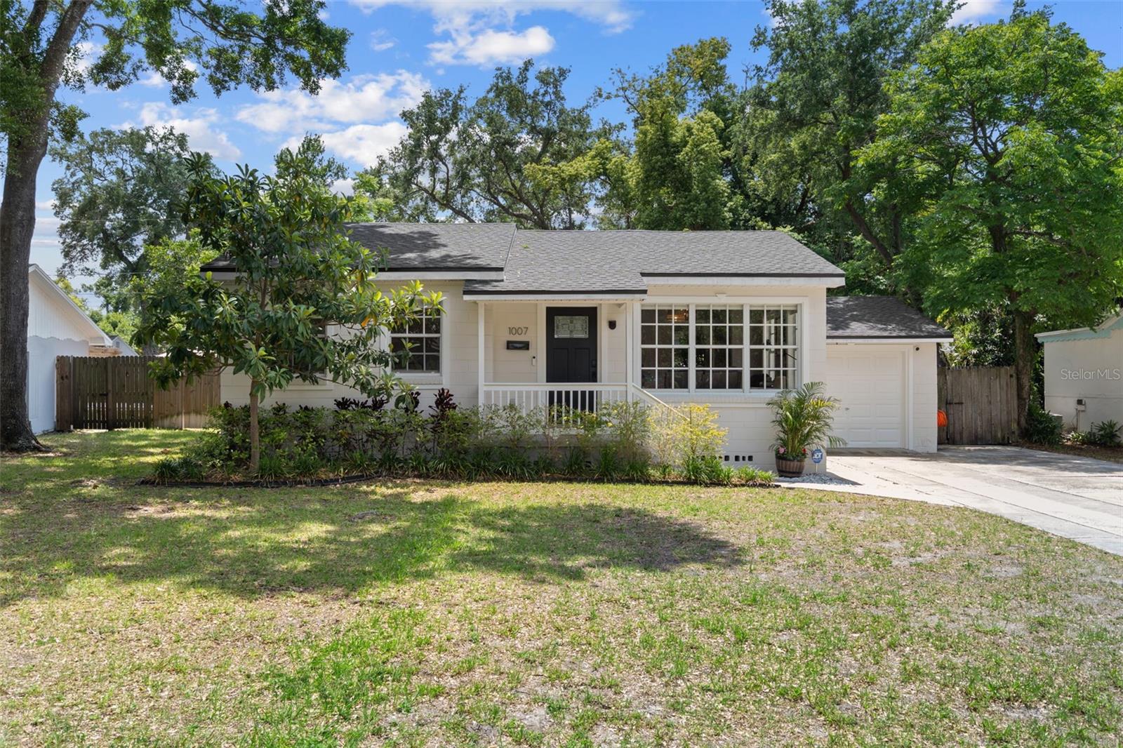 Single Family Residence in TAMPA, FL - Daniel Dourado