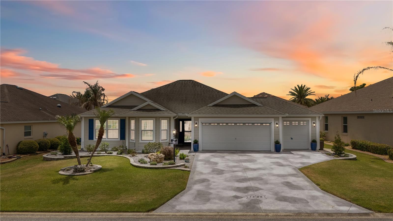 Single Family Residence in THE VILLAGES, FL - Daniel Dourado