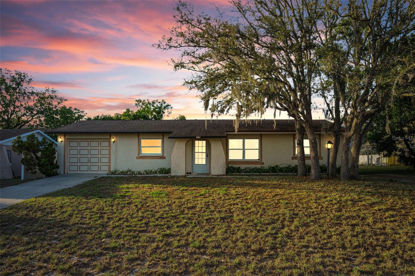 Single Family Residence in SPRING HILL, FL - Daniel Dourado