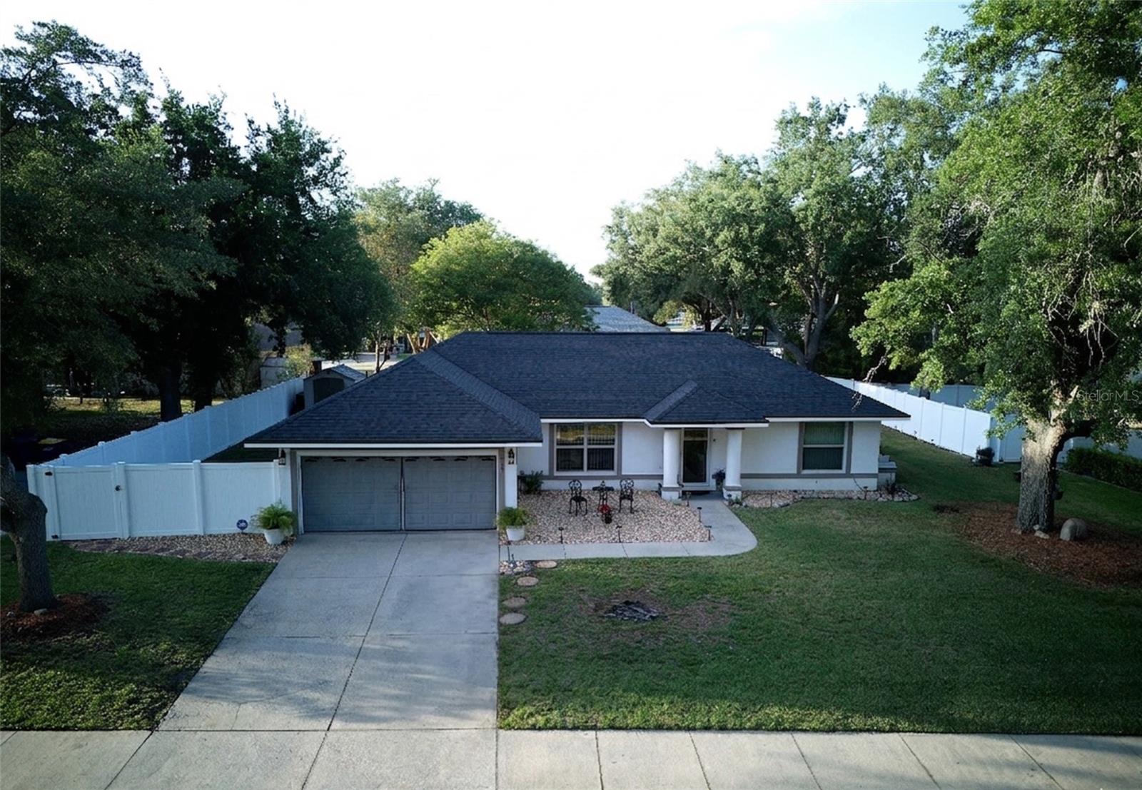 Single Family Residence in MINNEOLA, FL - Daniel Dourado