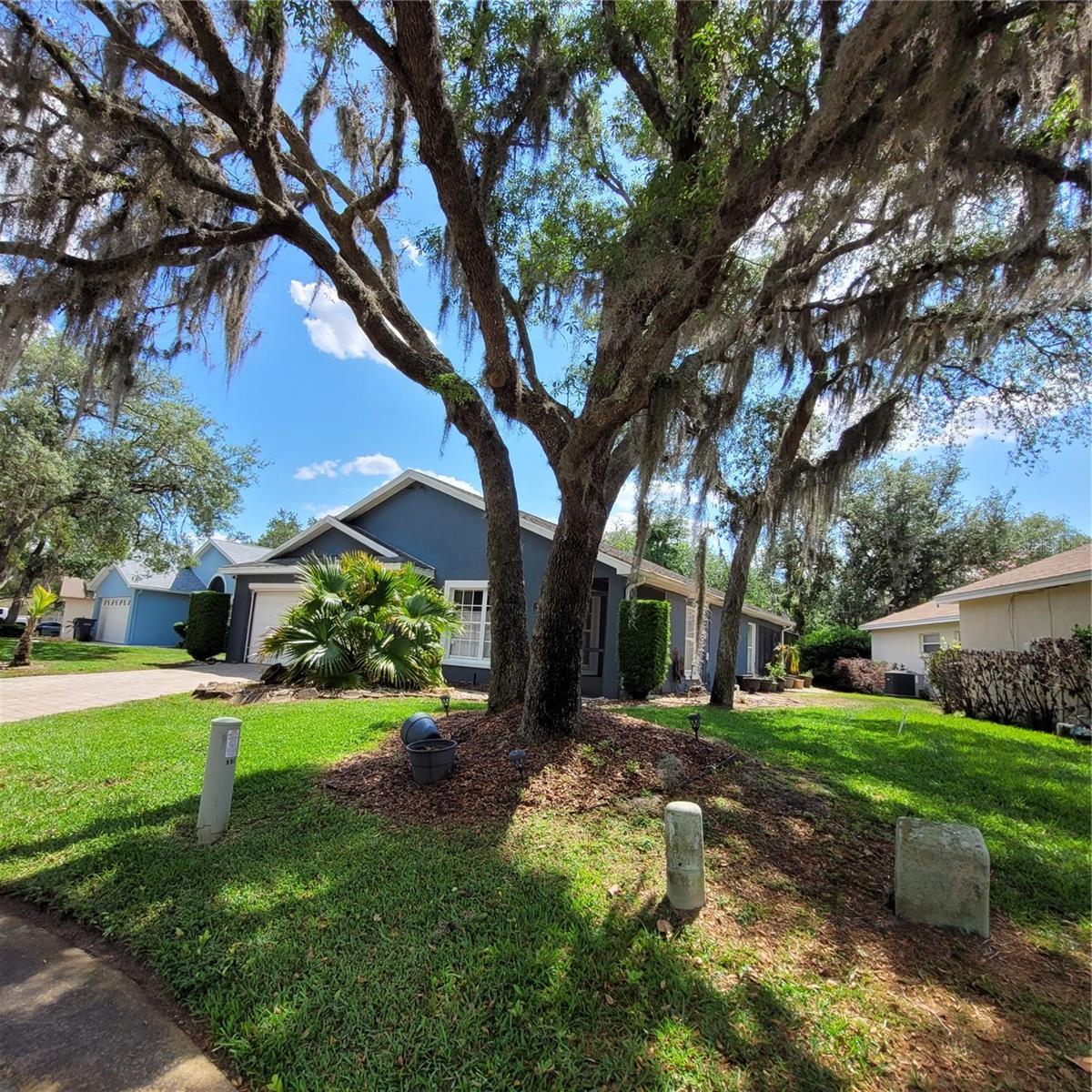Single Family Residence in LAKE WALES, FL - Daniel Dourado