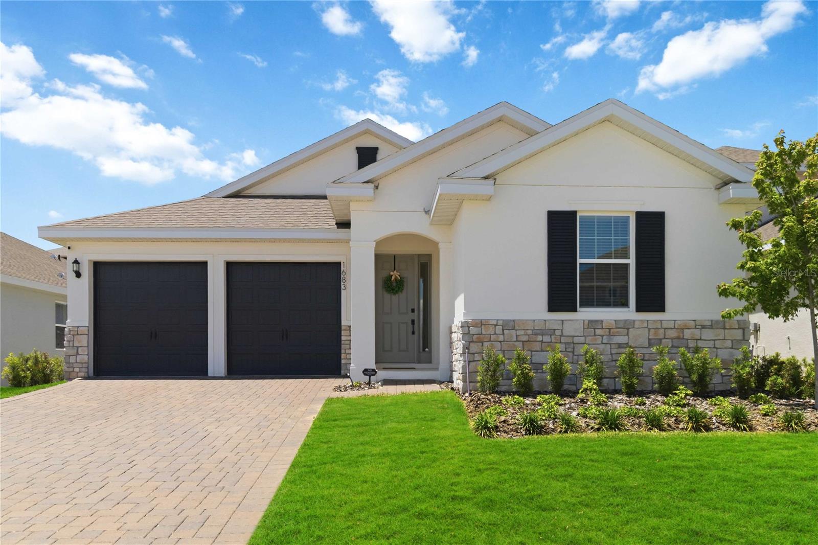 Single Family Residence in MINNEOLA, FL - Daniel Dourado
