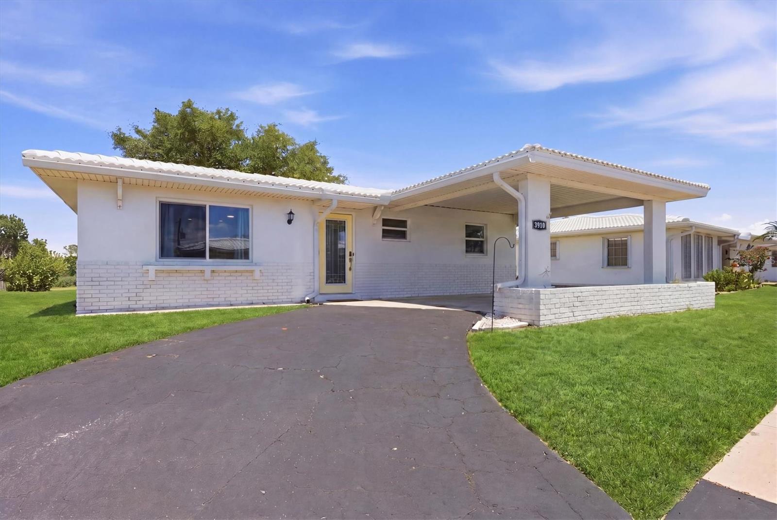 Single Family Residence em NORTH PORT, FL - Daniel Dourado