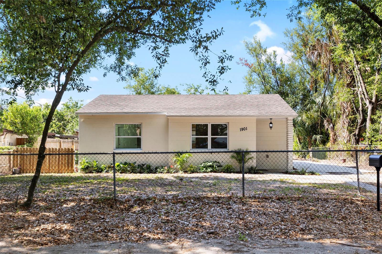 Single Family Residence in TAMPA, FL - Daniel Dourado