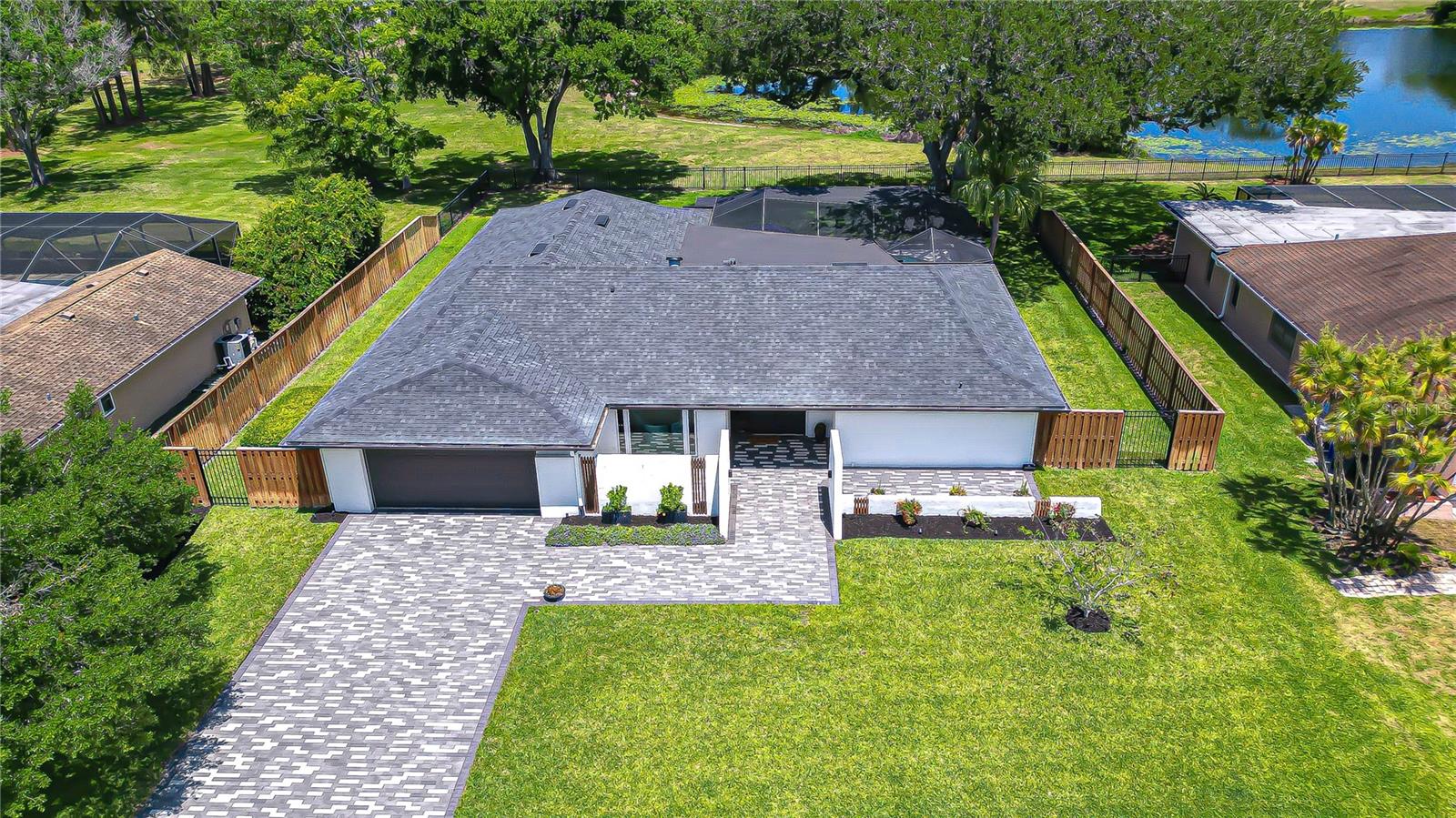 Single Family Residence in TAMPA, FL - Daniel Dourado