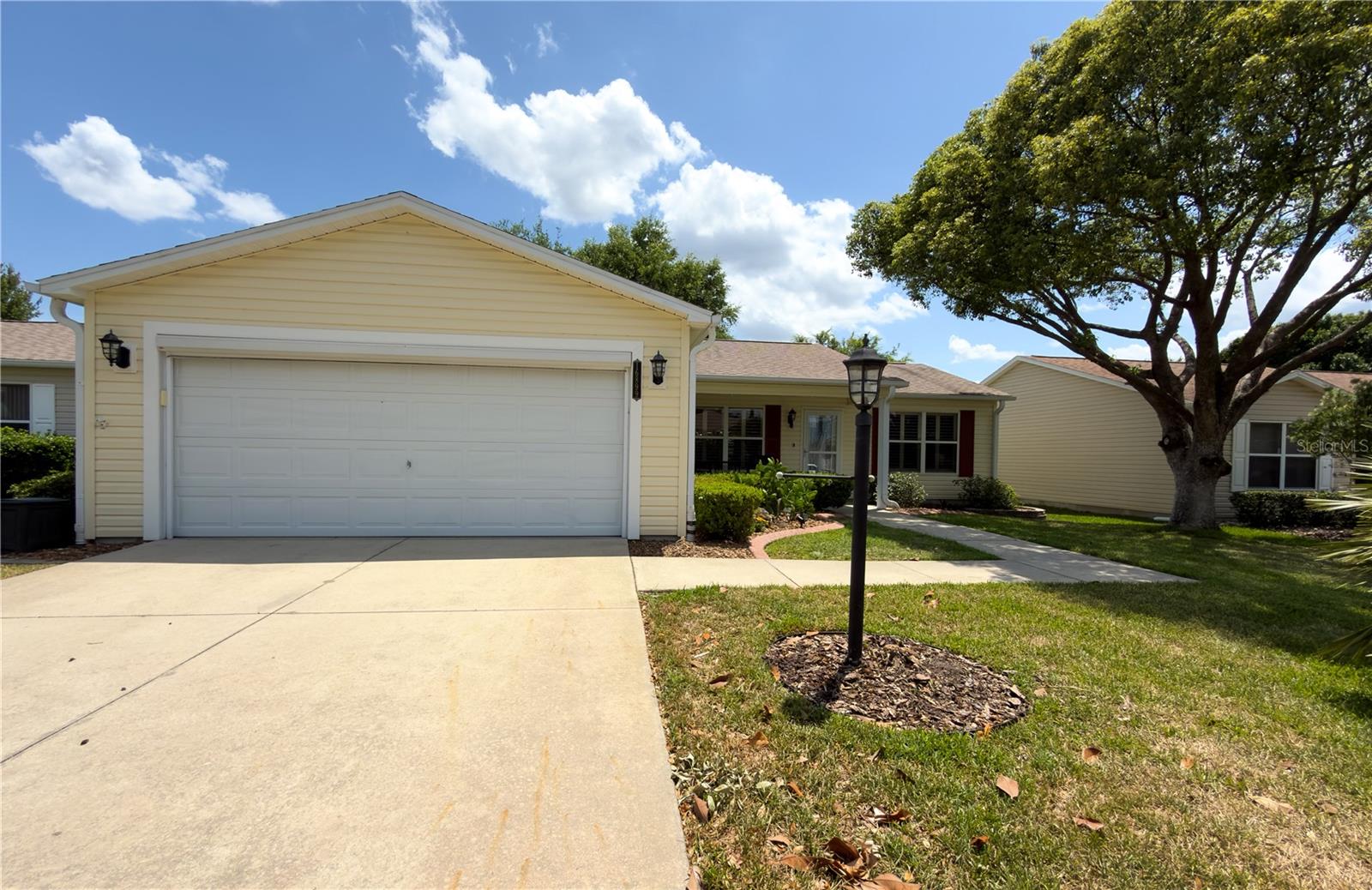 Single Family Residence in THE VILLAGES, FL - Daniel Dourado