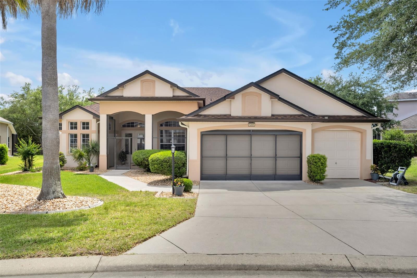 Single Family Residence em LEESBURG, FL - Daniel Dourado