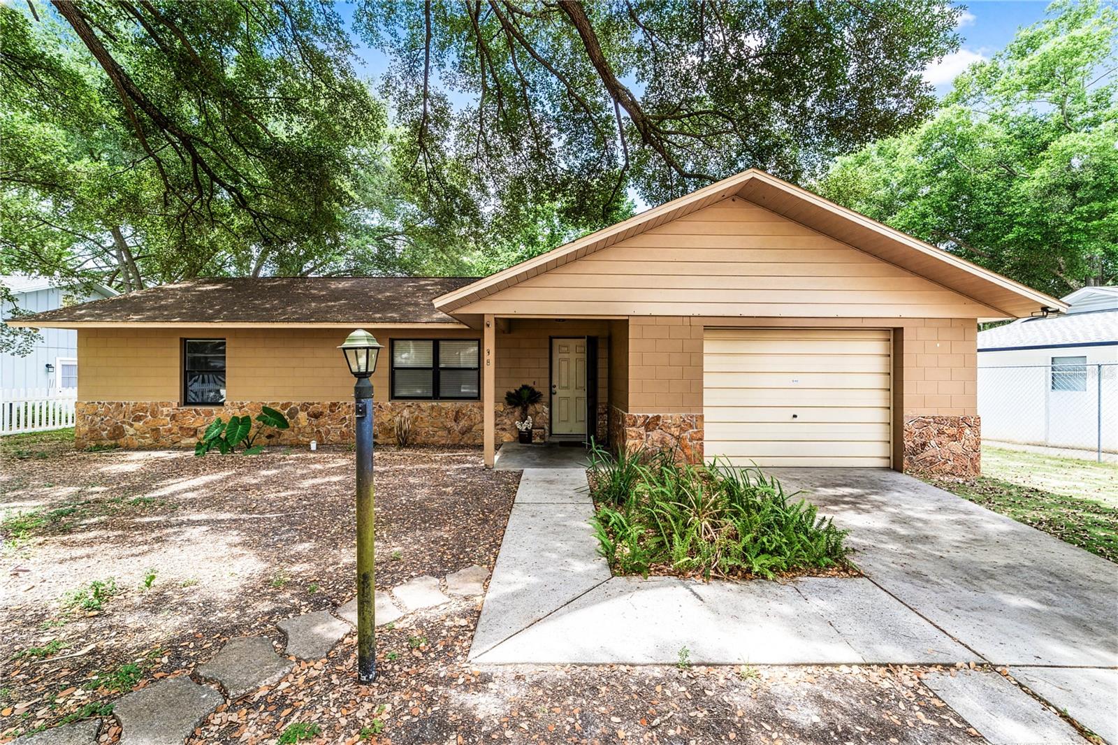 Single Family Residence in OCALA, FL - Daniel Dourado