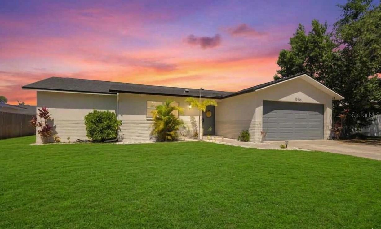Single Family Residence in LARGO, FL - Daniel Dourado
