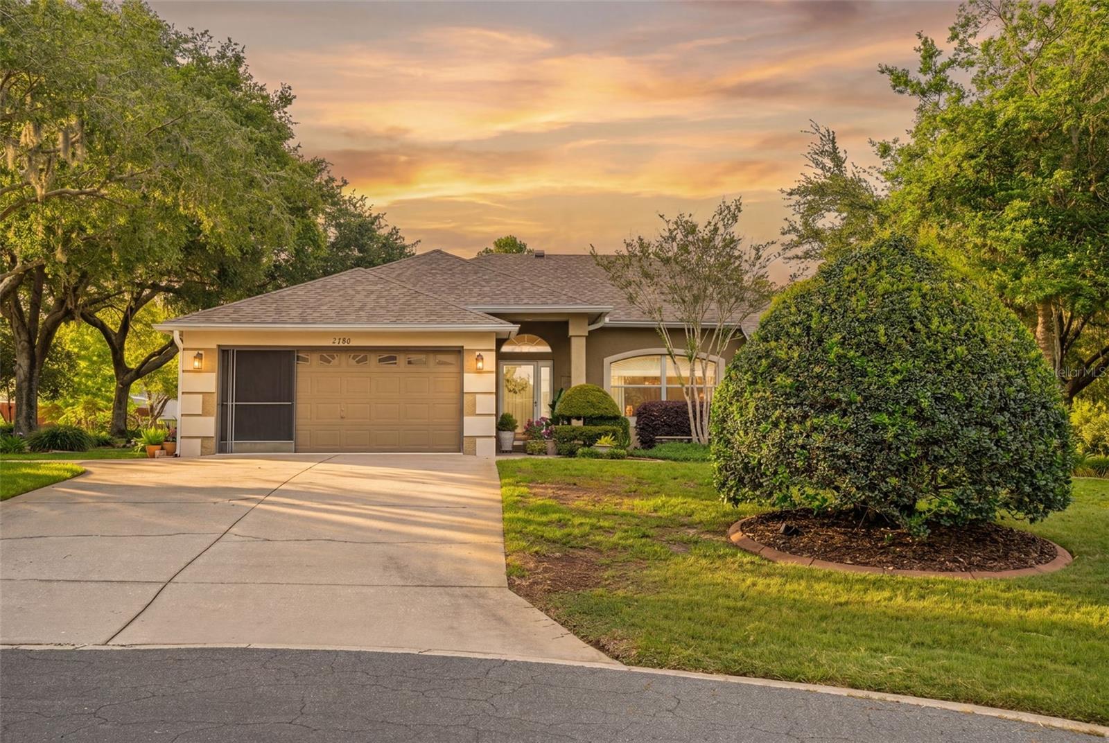 Single Family Residence in DELAND, FL - Daniel Dourado