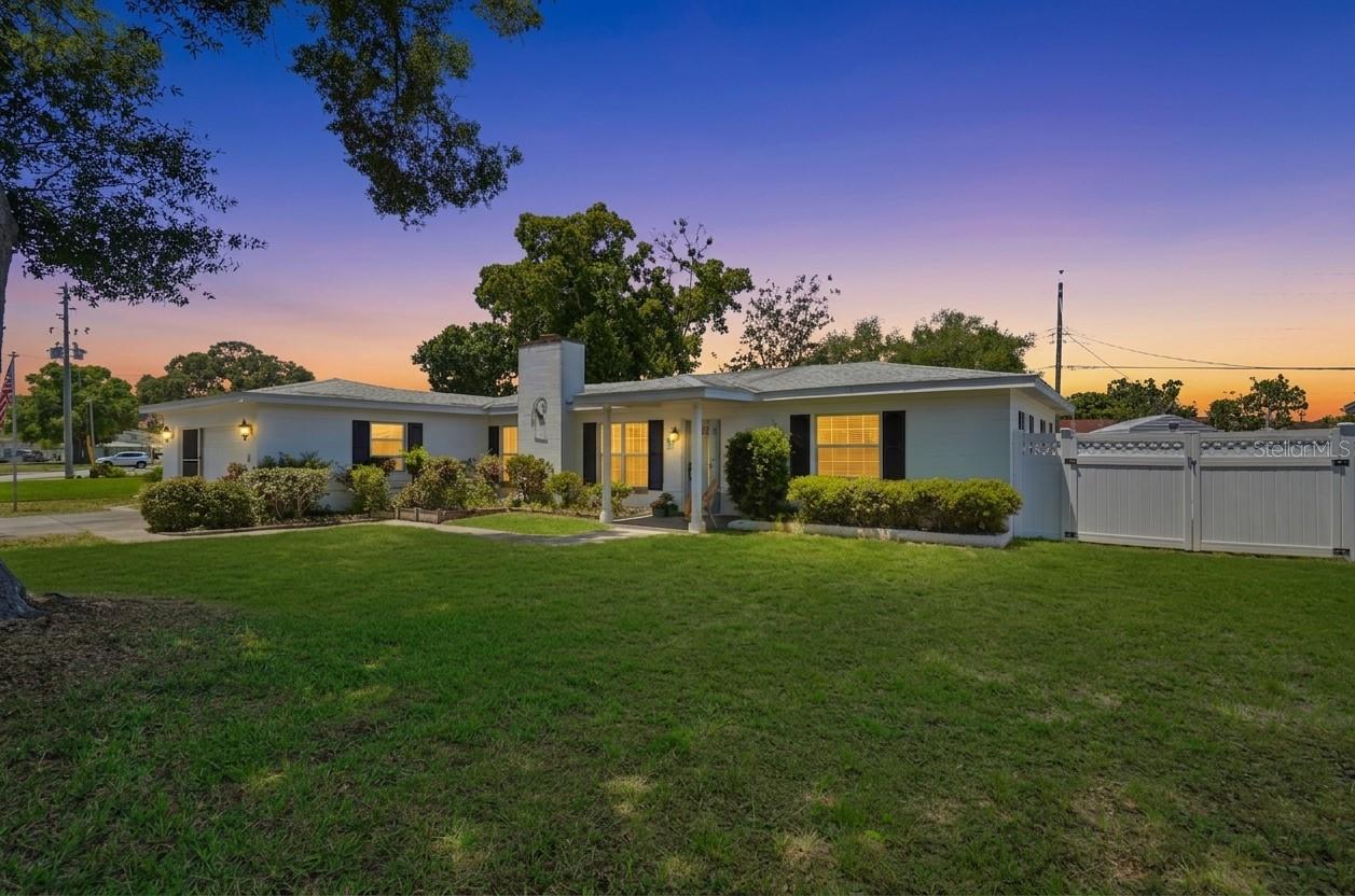 Single Family Residence em KENNETH CITY, FL - Daniel Dourado