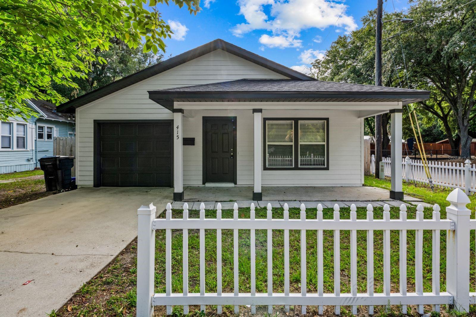 Single Family Residence in GAINESVILLE, FL - Daniel Dourado