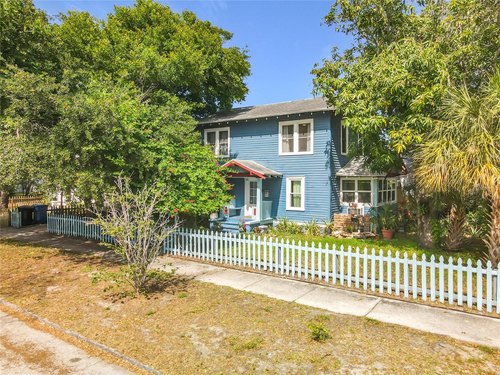Single Family Residence em ST PETERSBURG, FL - Daniel Dourado