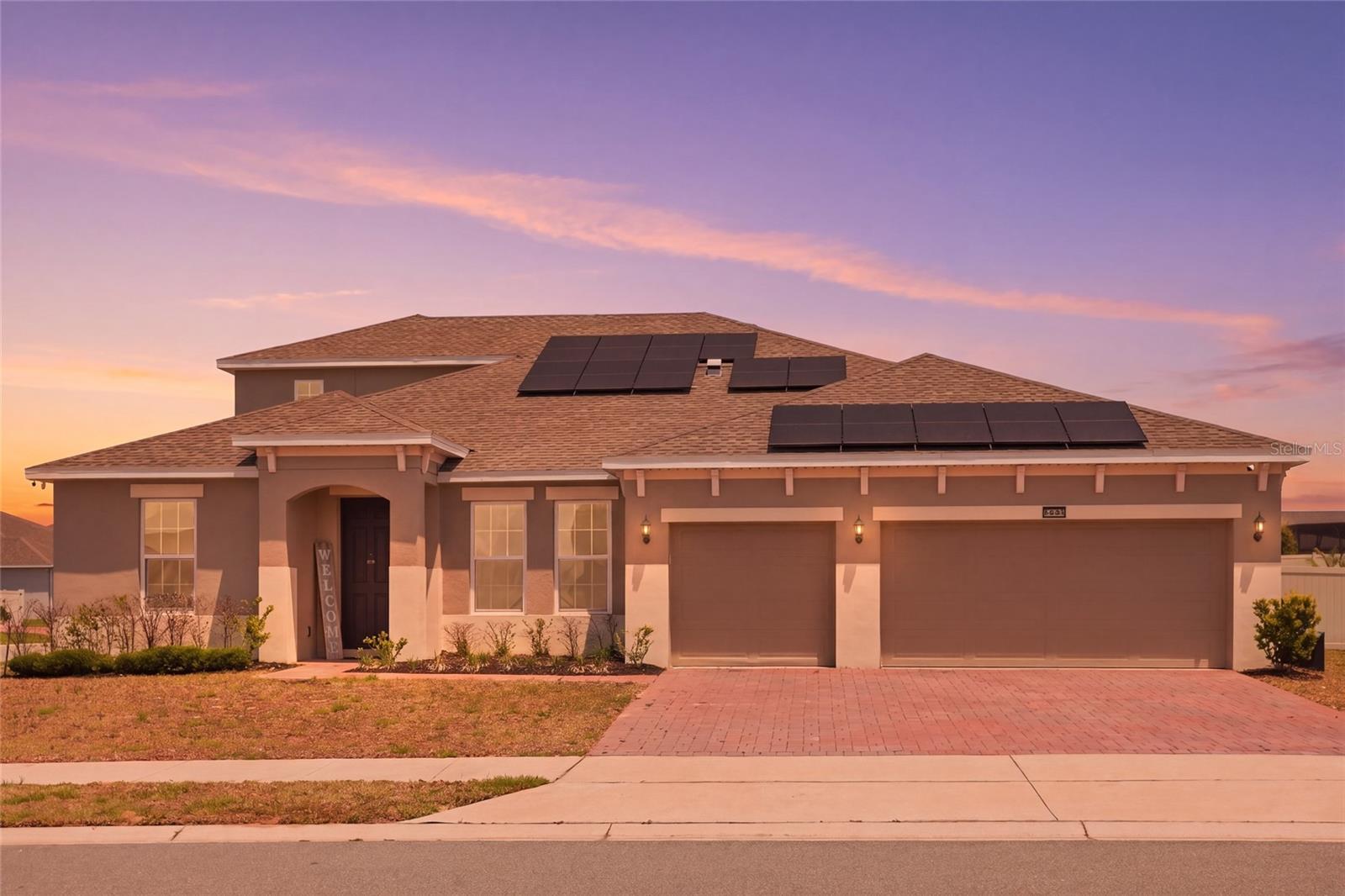 Single Family Residence in MOUNT DORA, FL - Daniel Dourado