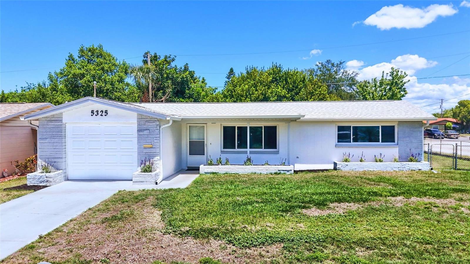 Single Family Residence in NEW PORT RICHEY, FL - Daniel Dourado