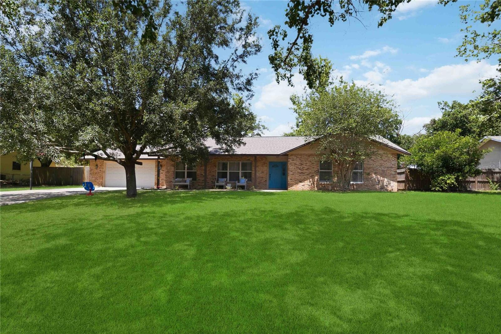 Single Family Residence in MONTVERDE, FL - Daniel Dourado