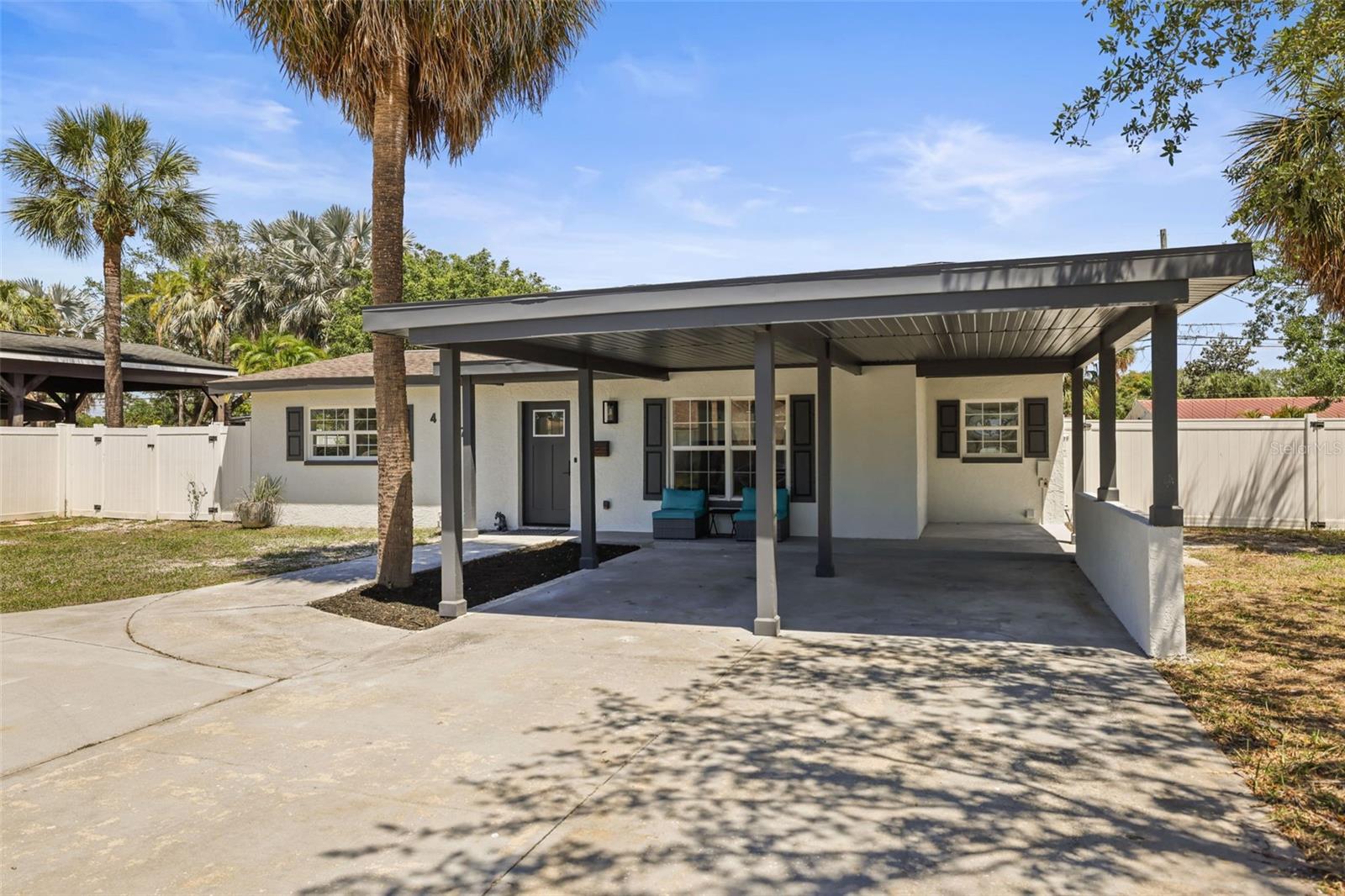 Single Family Residence em ST PETERSBURG, FL - Daniel Dourado