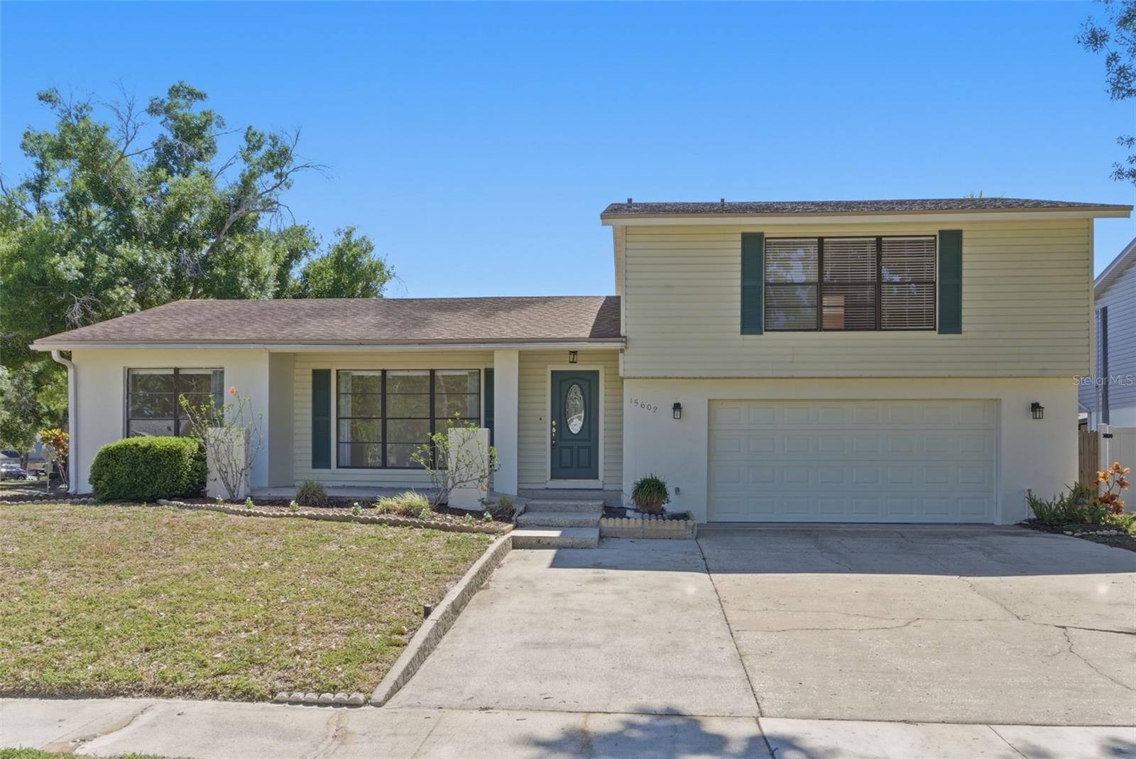 Single Family Residence in TAMPA, FL - Daniel Dourado