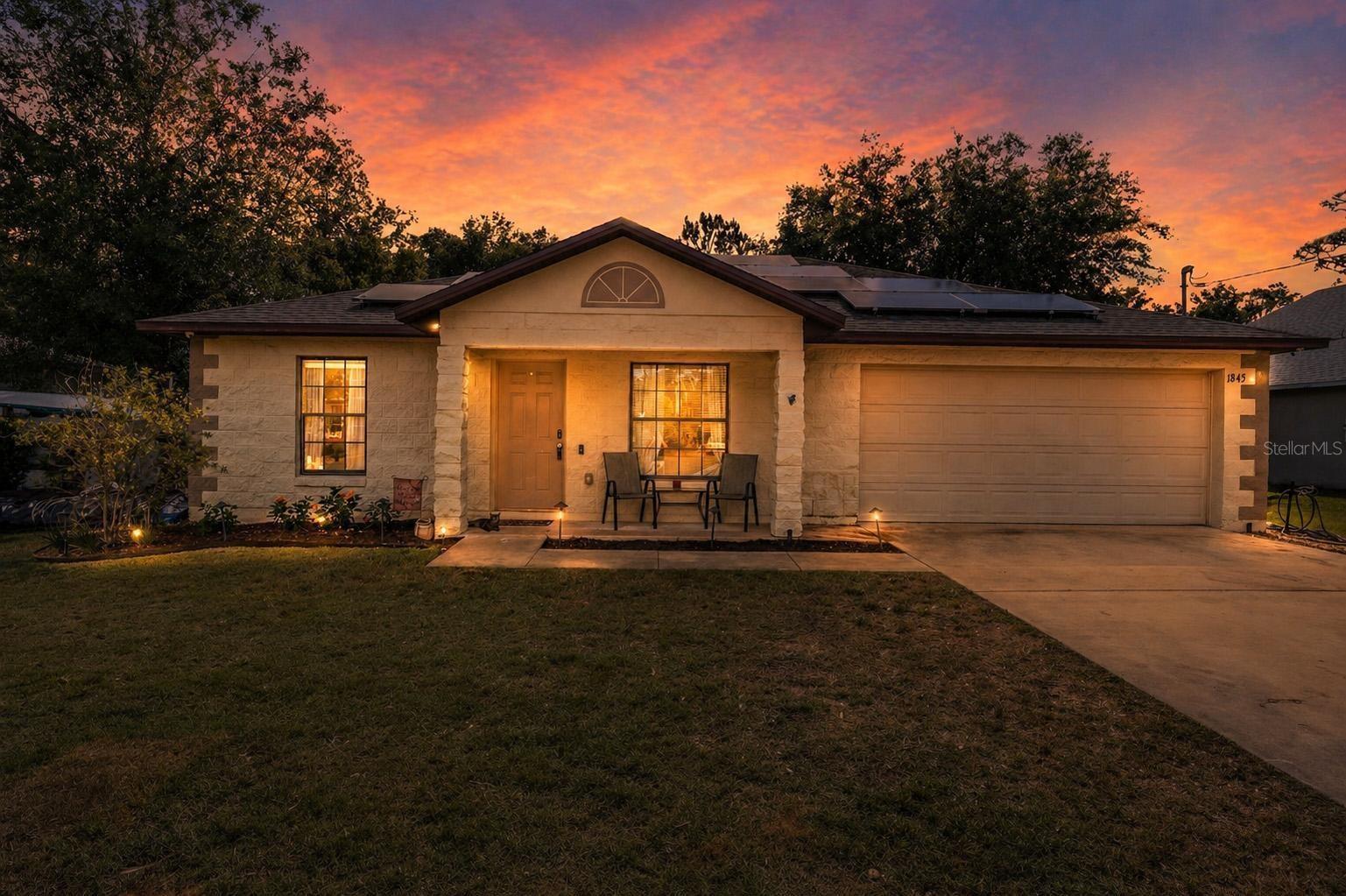 Single Family Residence in DELAND, FL - Daniel Dourado