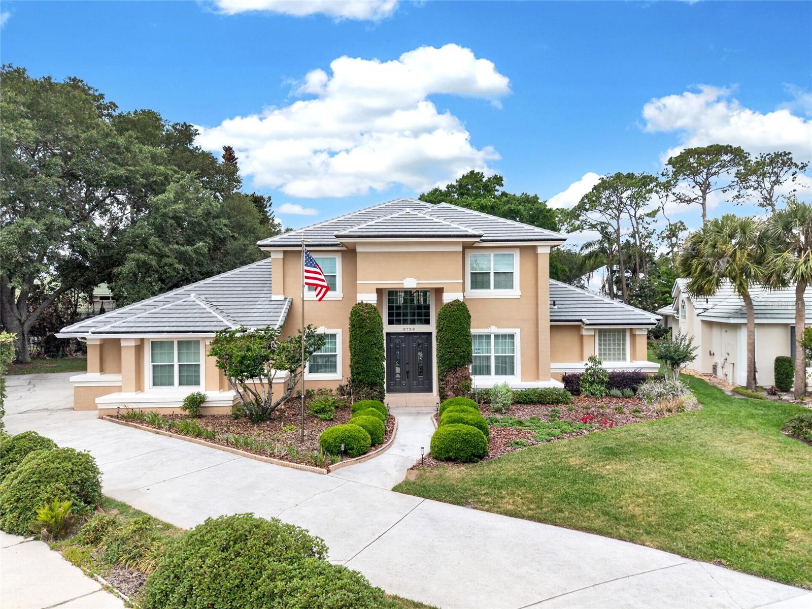 Single Family Residence in ORLANDO, FL - Daniel Dourado
