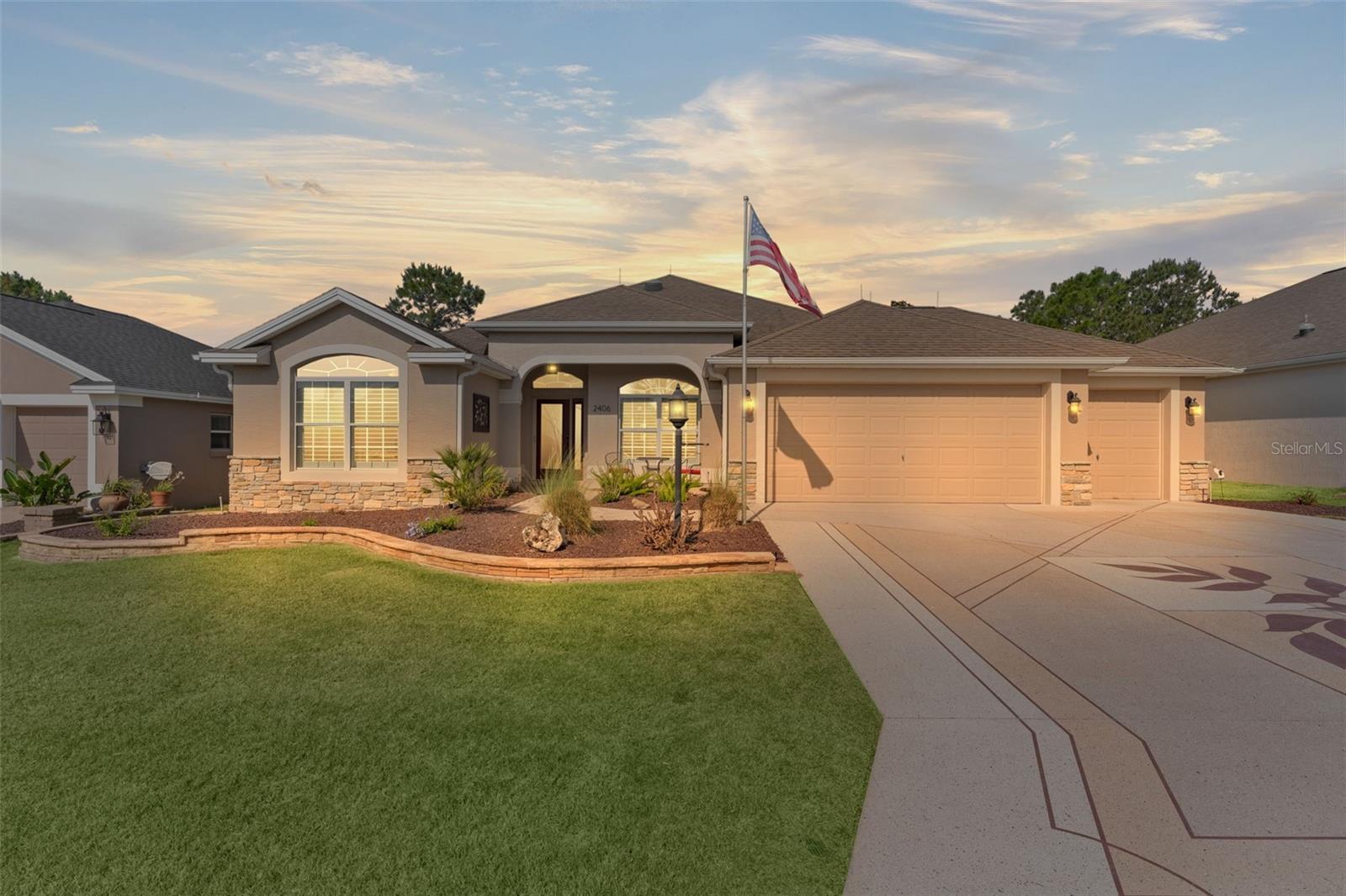 Single Family Residence in THE VILLAGES, FL - Daniel Dourado