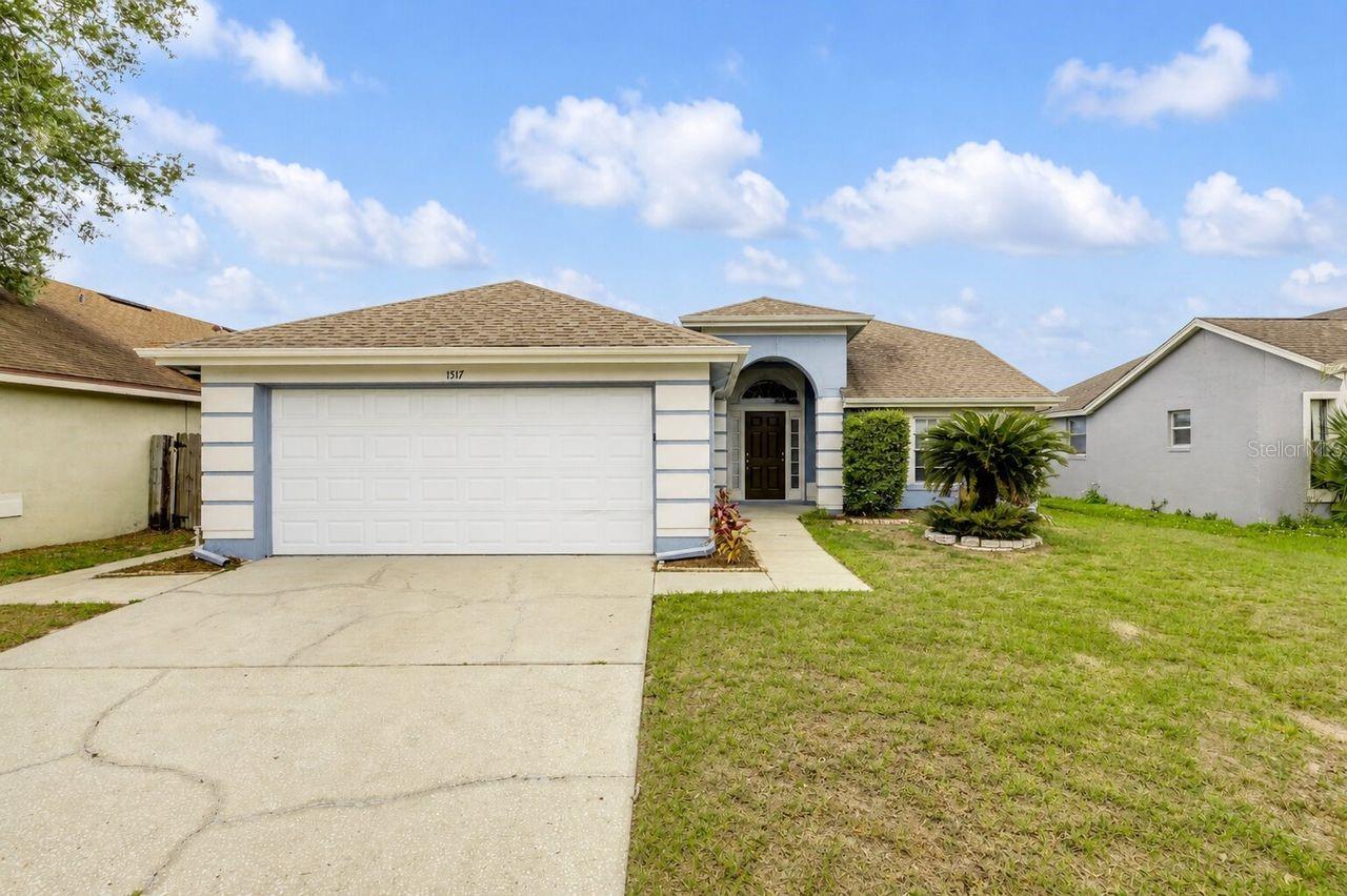 Single Family Residence in APOPKA, FL - Daniel Dourado