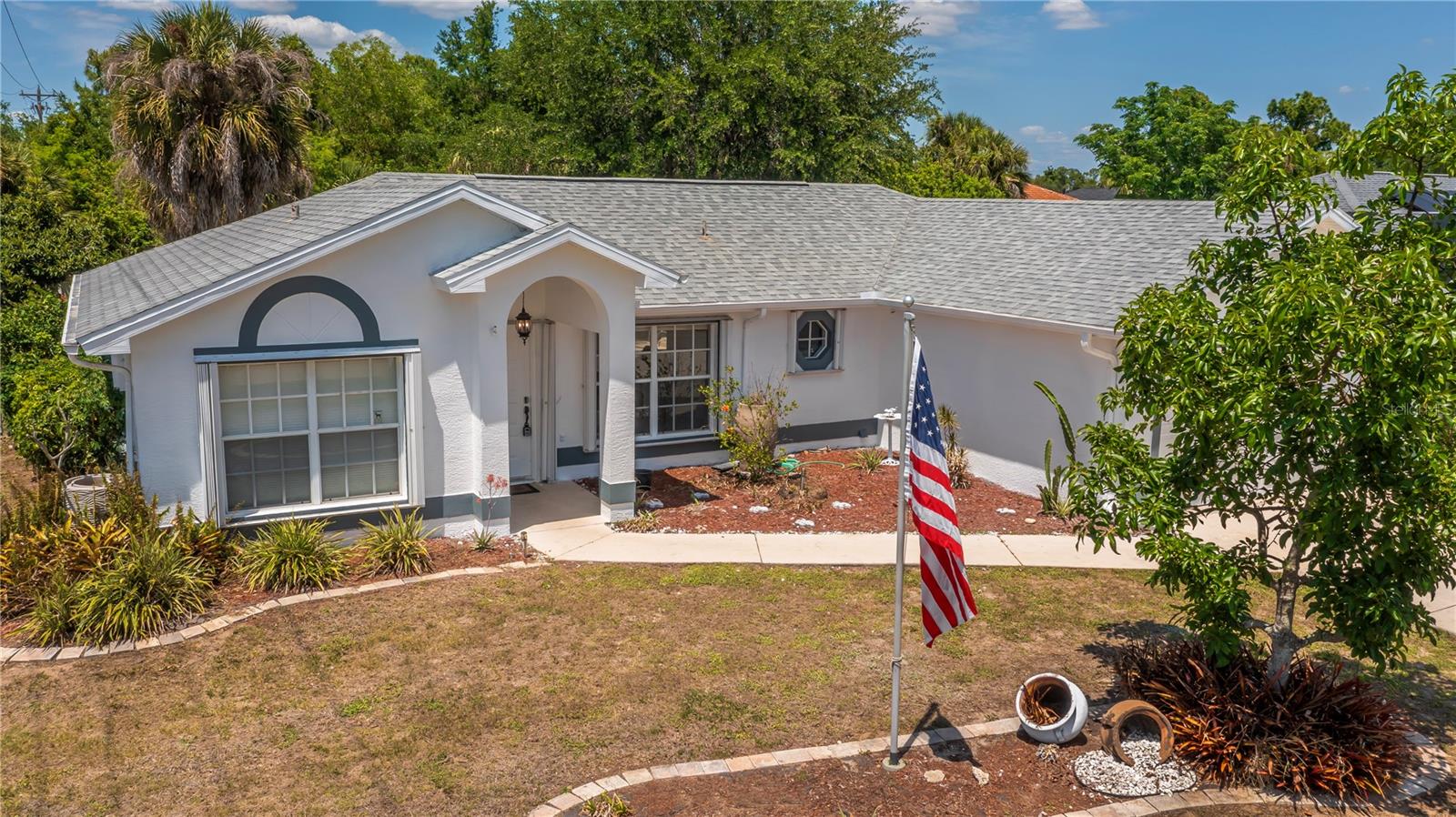 Single Family Residence em LEHIGH ACRES, FL - Daniel Dourado