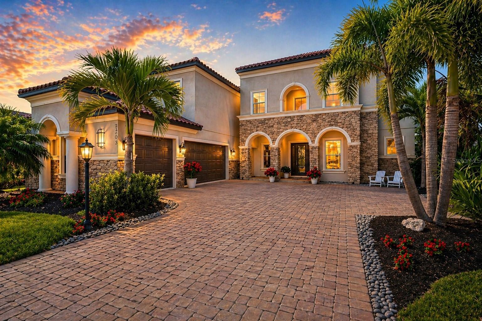 Single Family Residence in SARASOTA, FL - Daniel Dourado