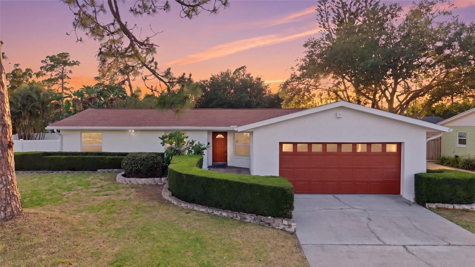 Single Family Residence em ST PETERSBURG, FL - Daniel Dourado