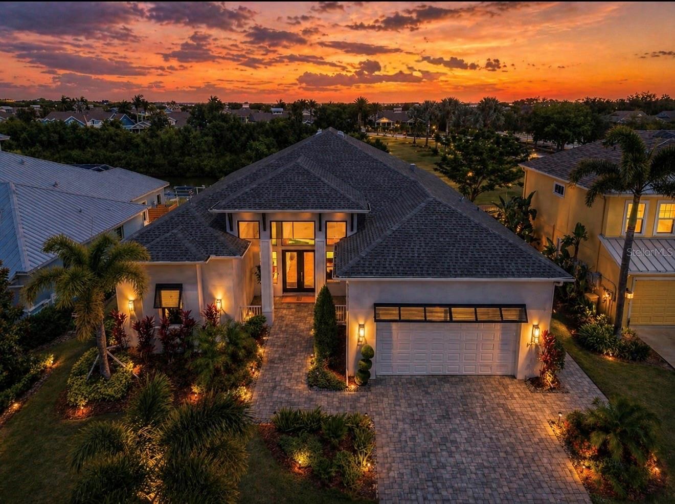 Single Family Residence in APOLLO BEACH, FL - Daniel Dourado