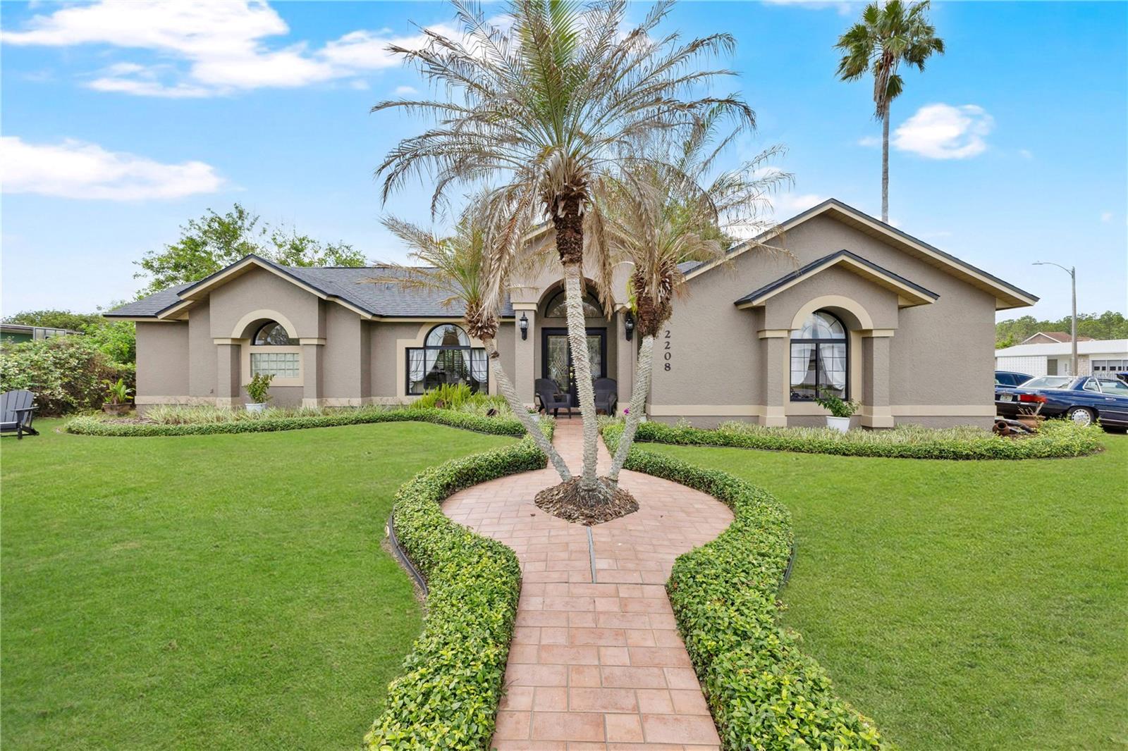Single Family Residence in ORLANDO, FL - Daniel Dourado