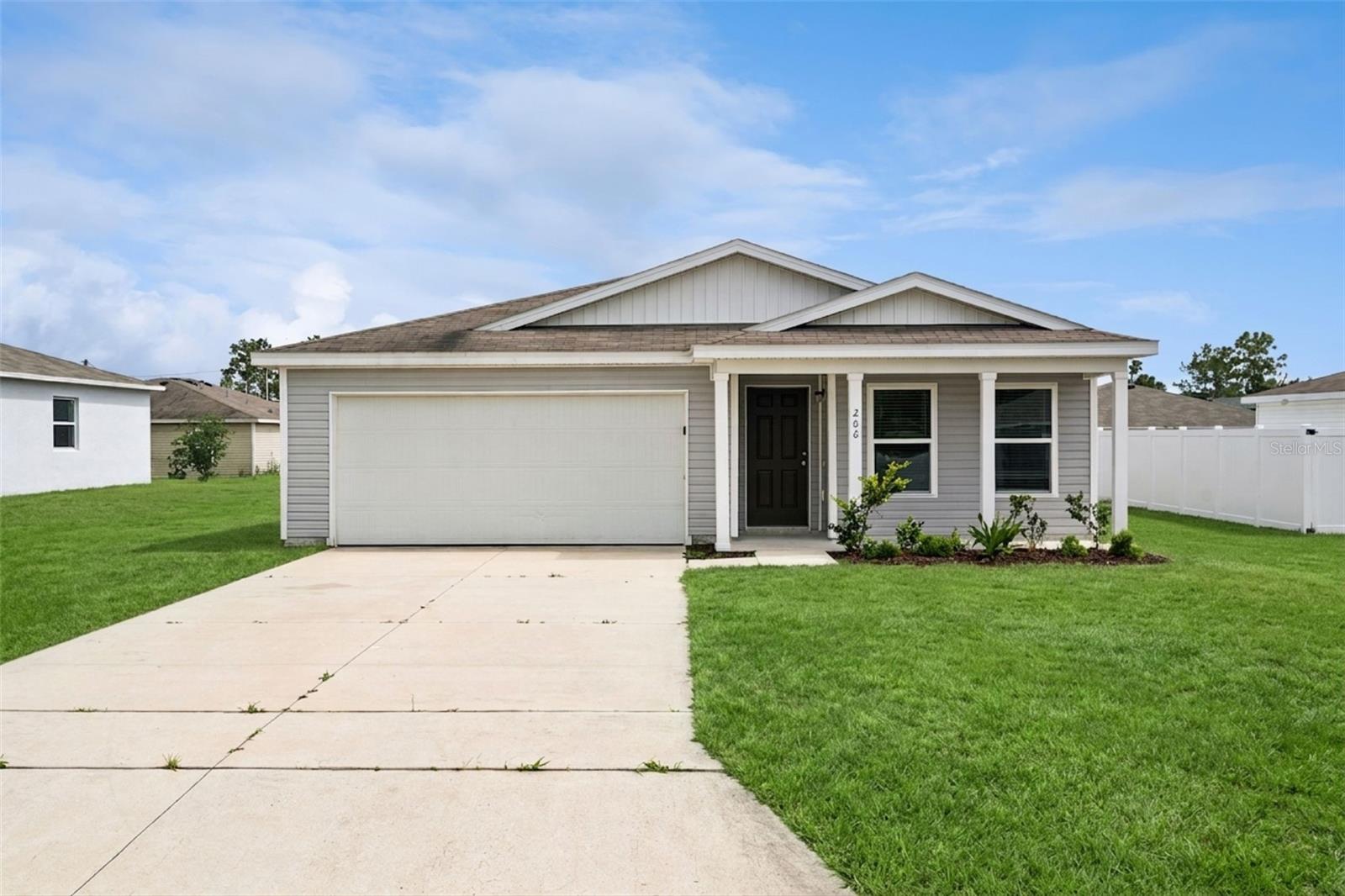 Single Family Residence em POINCIANA, FL - Daniel Dourado