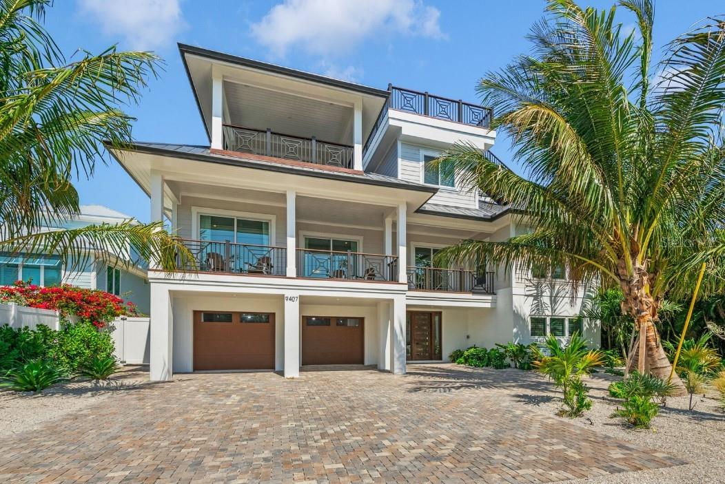 Single Family Residence in ANNA MARIA, FL - Daniel Dourado