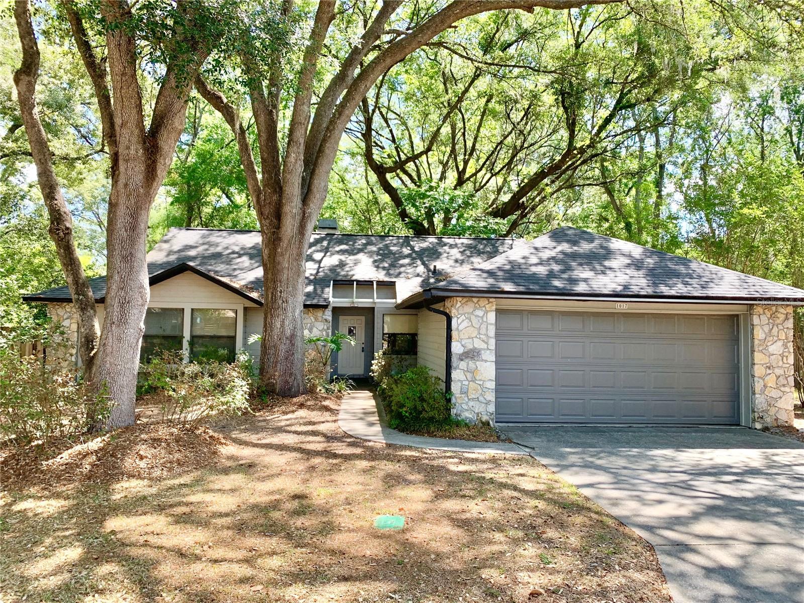 Single Family Residence in GAINESVILLE, FL - Daniel Dourado