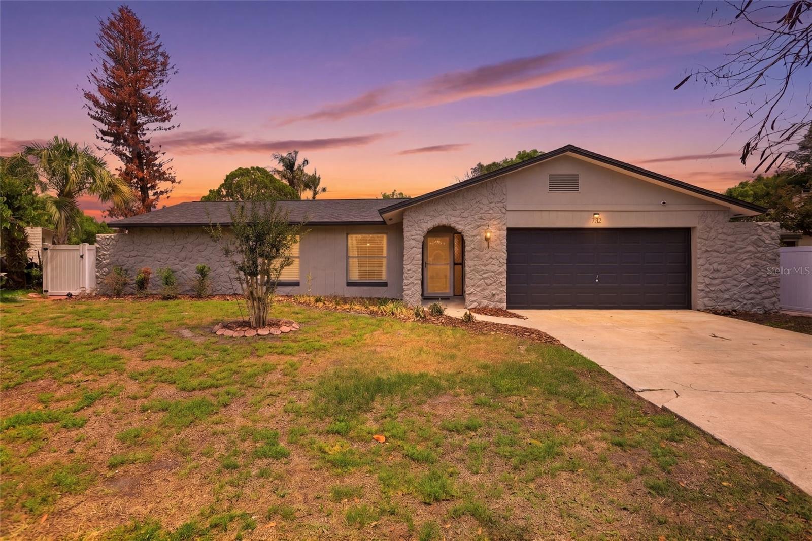 Single Family Residence in CASSELBERRY, FL - Daniel Dourado