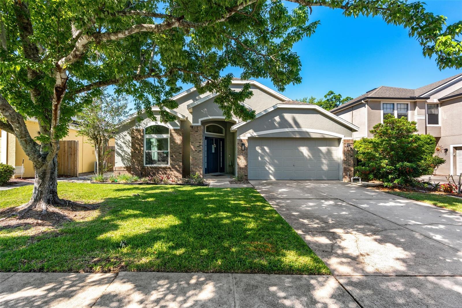 Single Family Residence in LONGWOOD, FL - Daniel Dourado