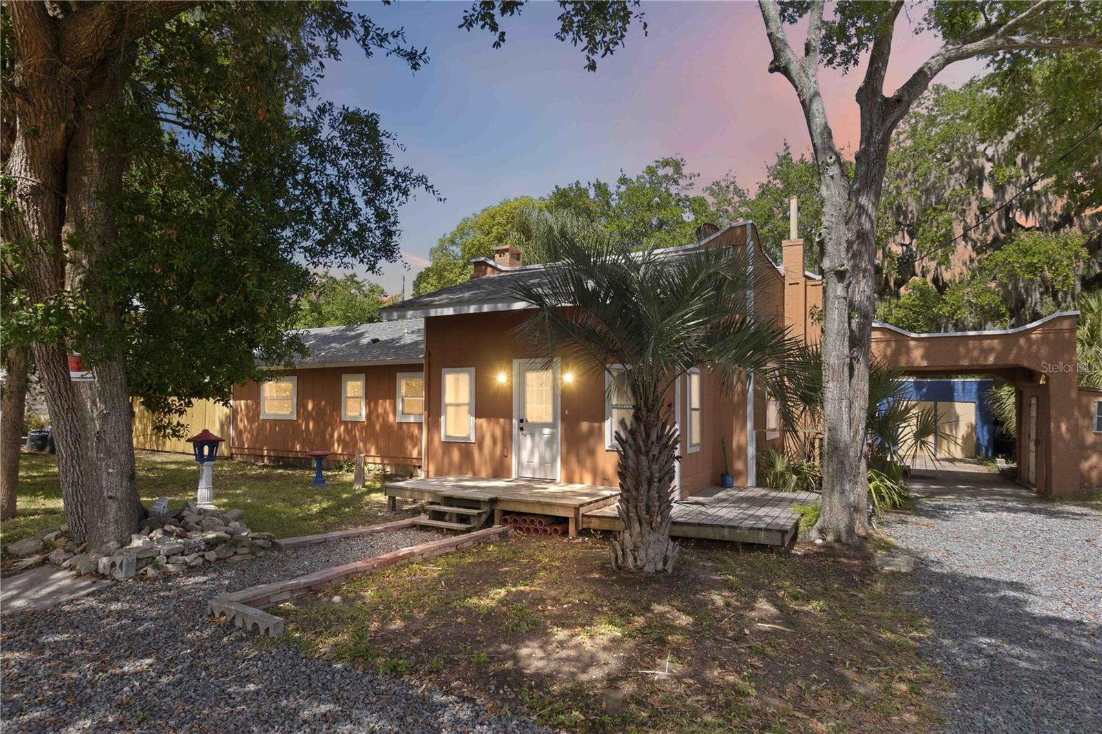 Single Family Residence in DAYTONA BEACH, FL - Daniel Dourado
