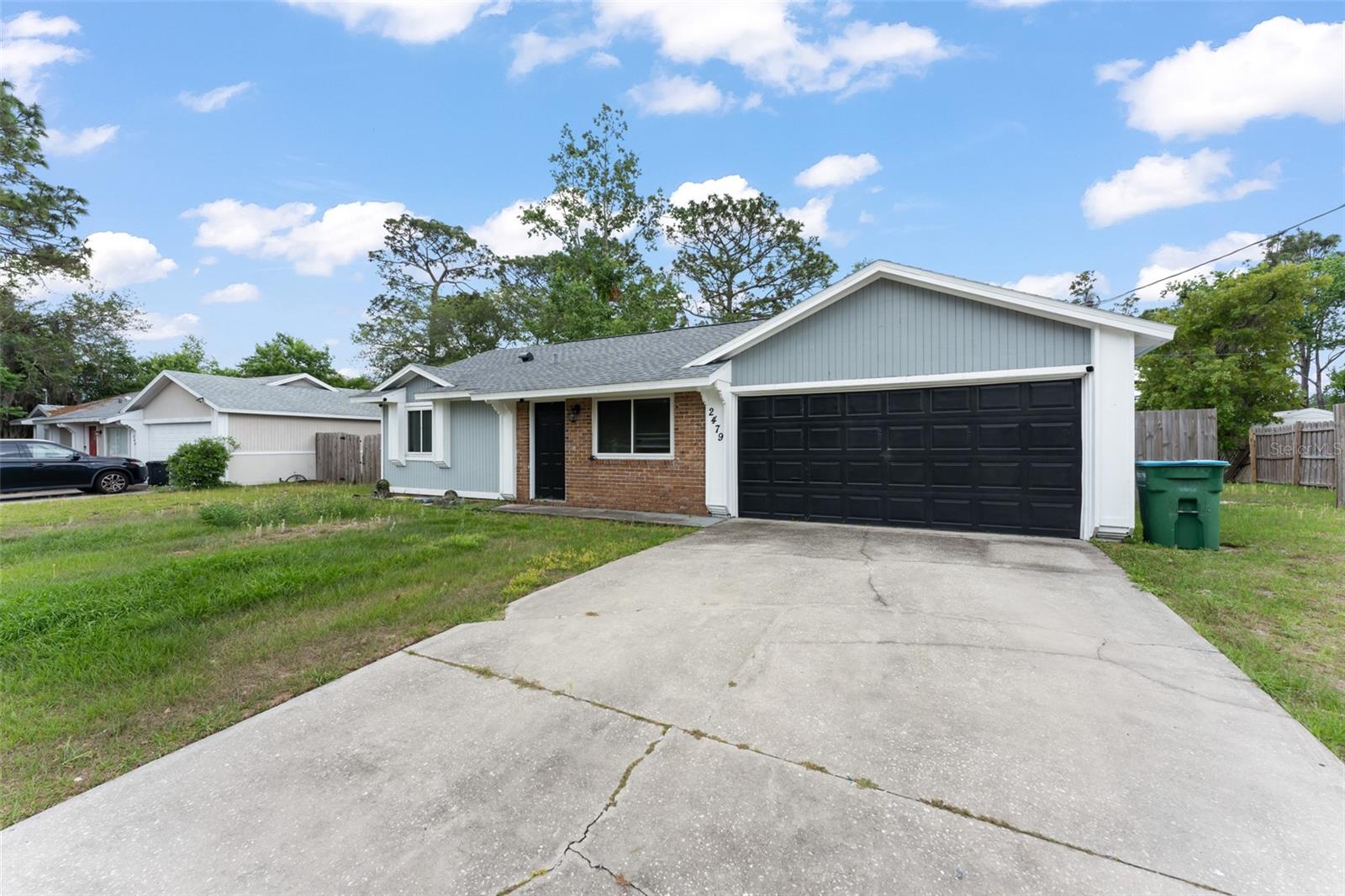 Single Family Residence in DELTONA, FL - Daniel Dourado