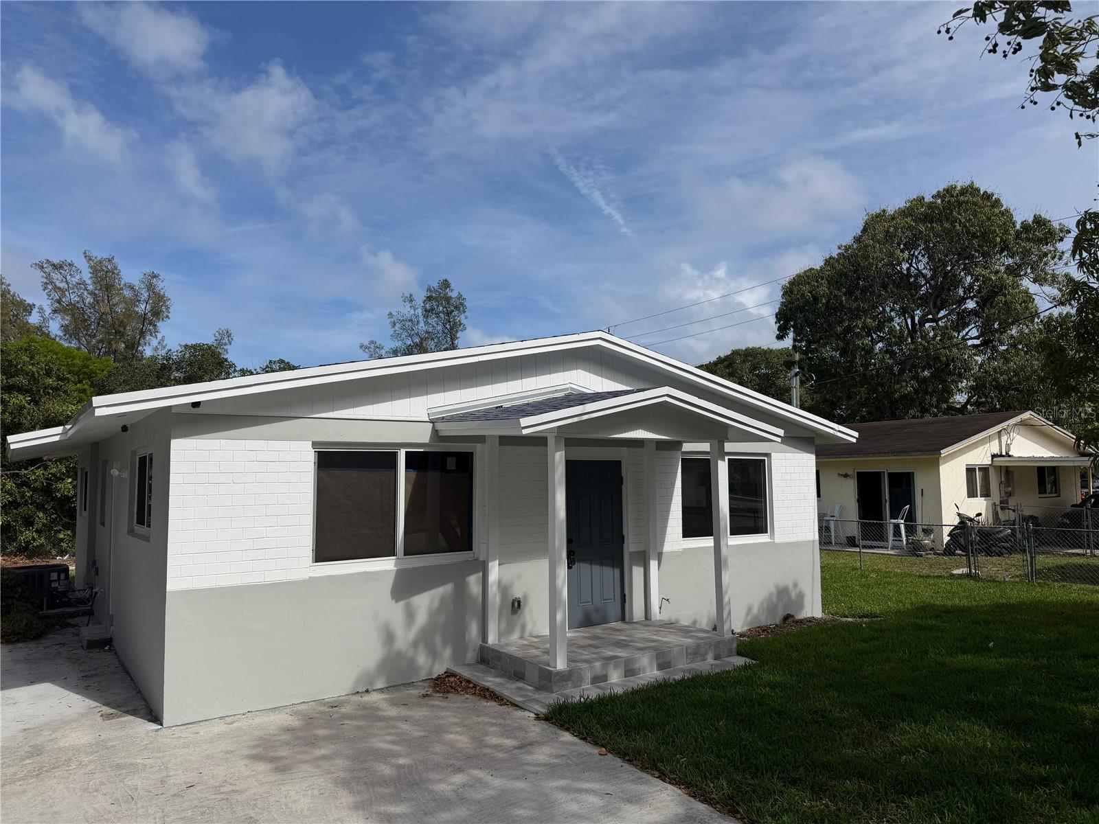 Single Family Residence in DEERFIELD BEACH, FL - Daniel Dourado