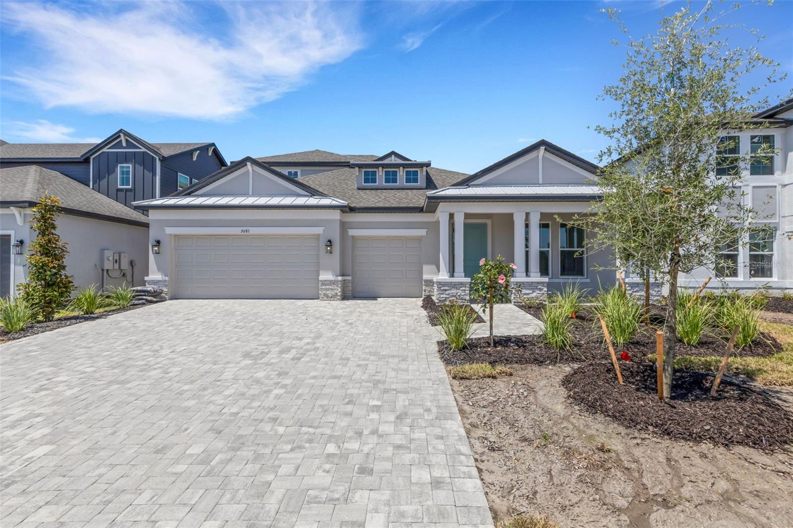 Single Family Residence in PARRISH, FL - Daniel Dourado