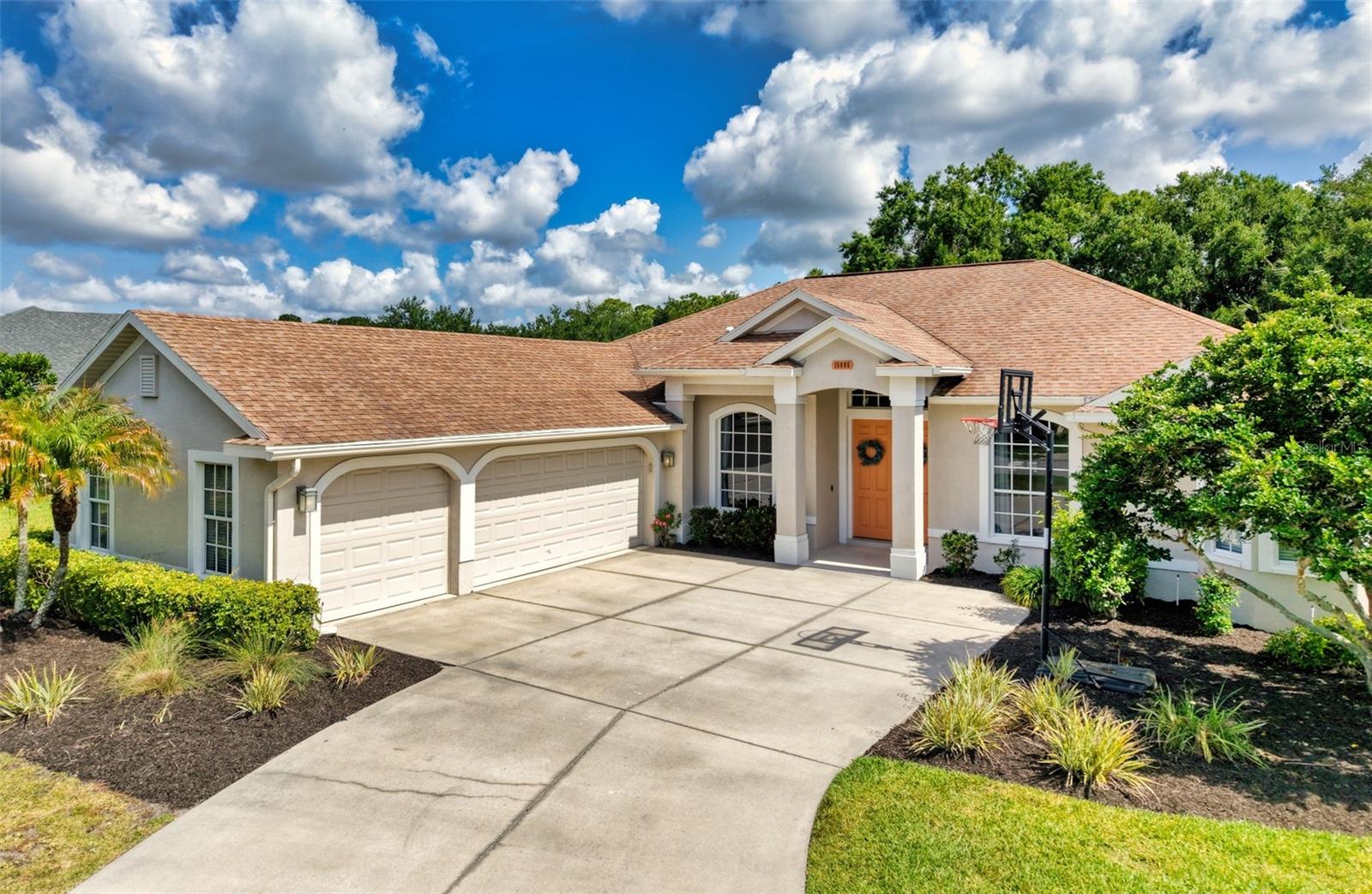 Single Family Residence in BRADENTON, FL - Daniel Dourado
