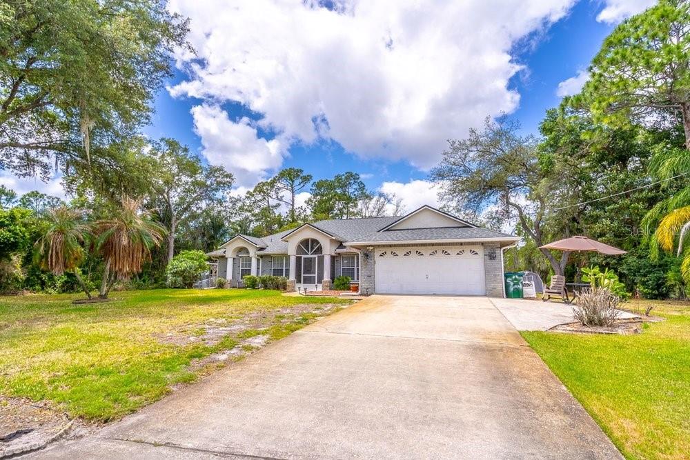 Single Family Residence in DELTONA, FL - Daniel Dourado