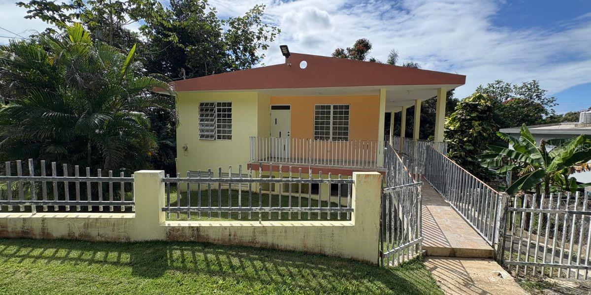 Single Family Residence in MOCA, PR - Daniel Dourado