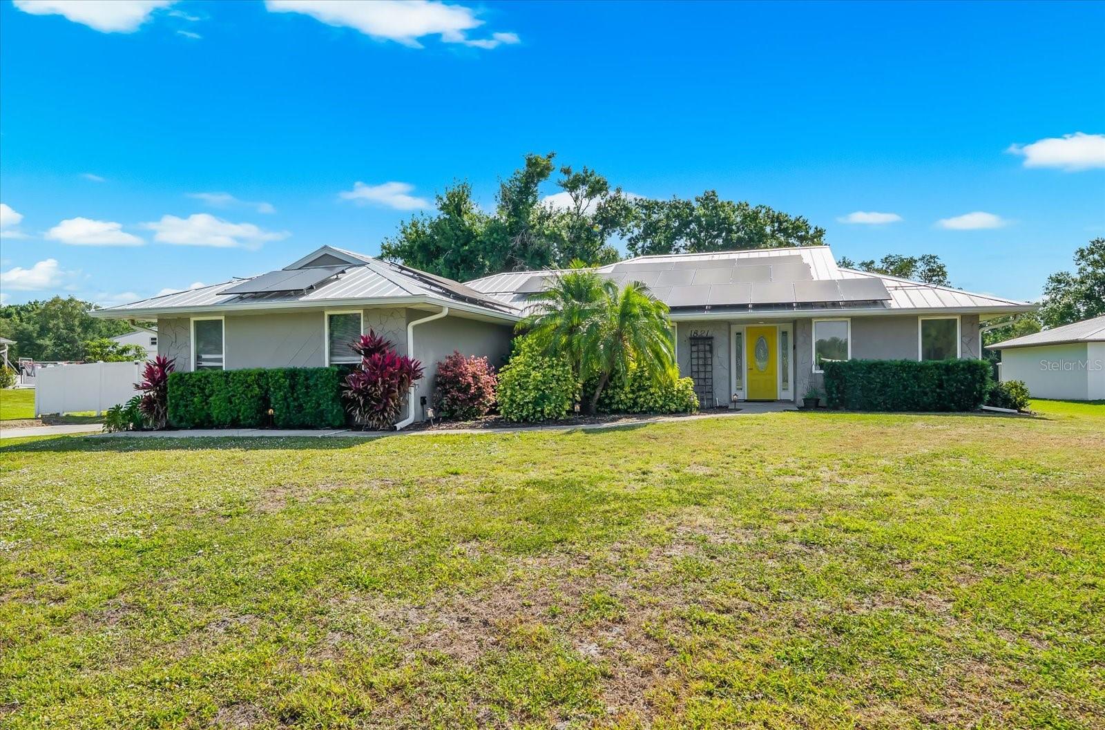 Single Family Residence in SARASOTA, FL - Daniel Dourado