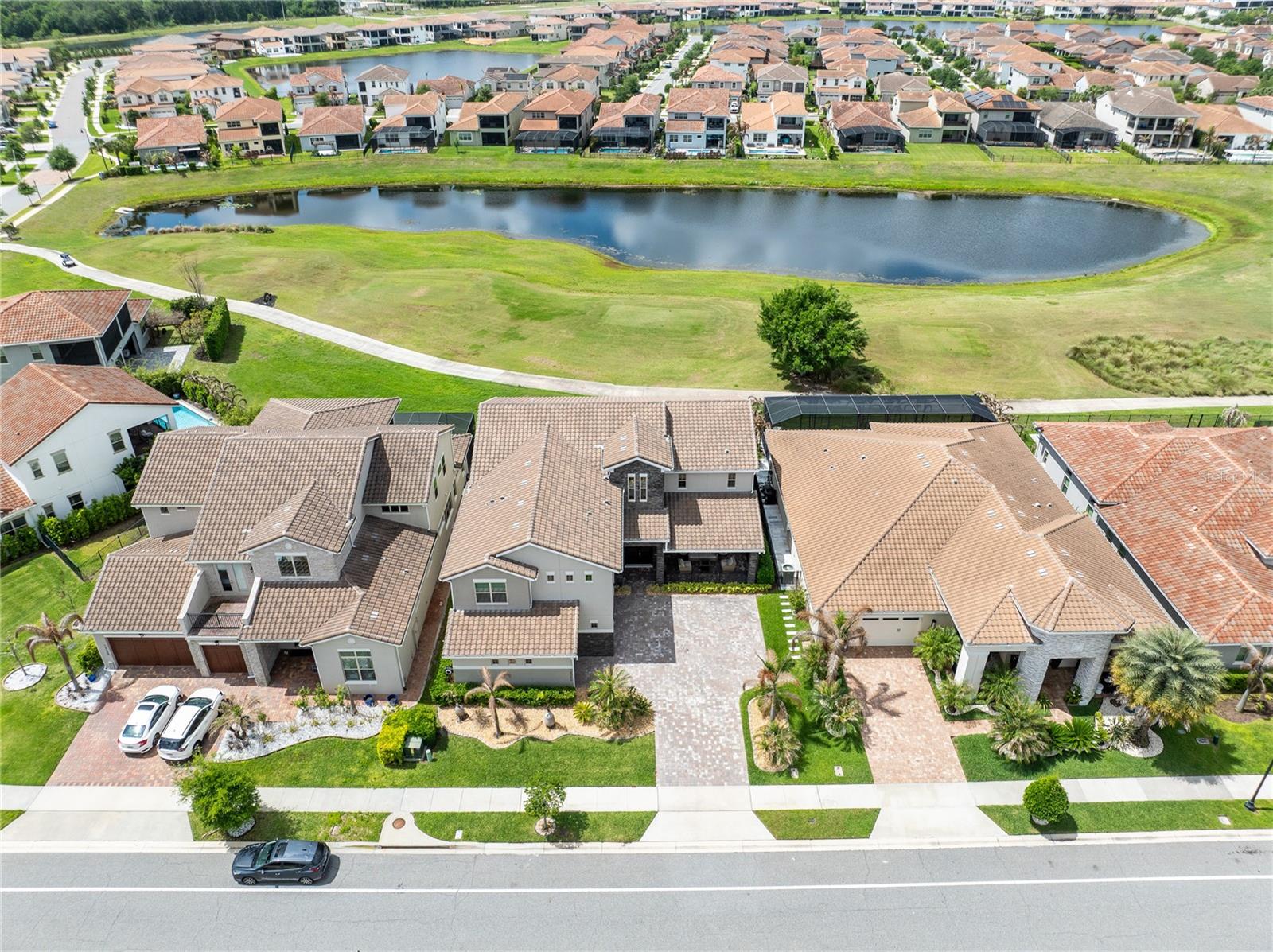 Single Family Residence in ORLANDO, FL - Daniel Dourado