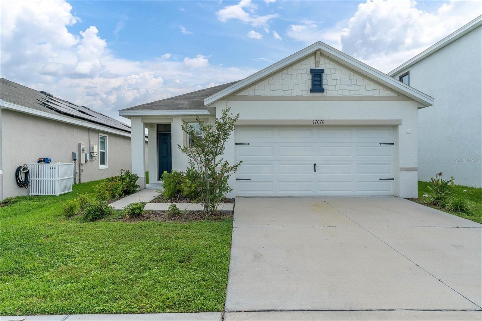 Single Family Residence in WIMAUMA, FL - Daniel Dourado