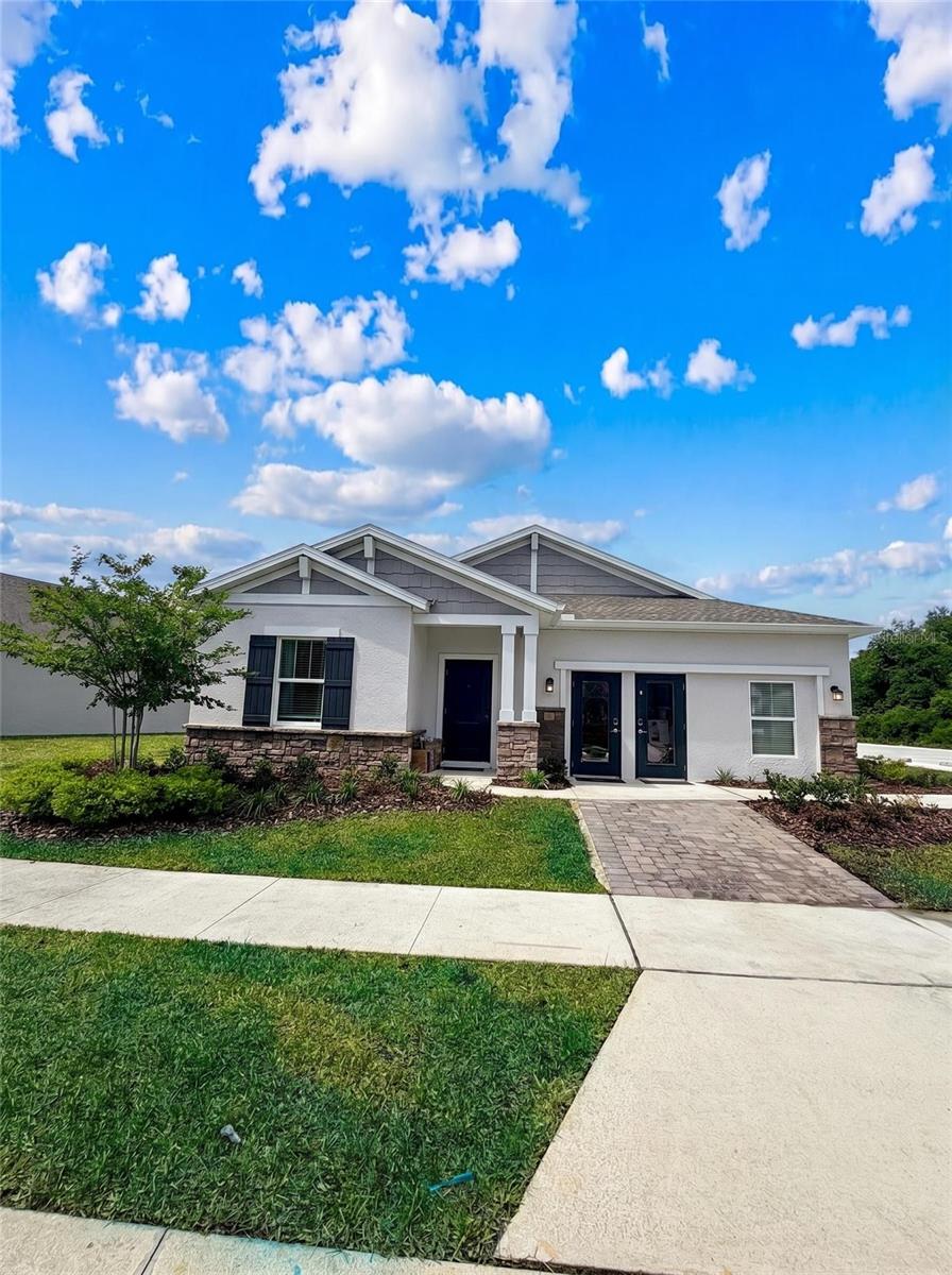Single Family Residence in DEBARY, FL - Daniel Dourado