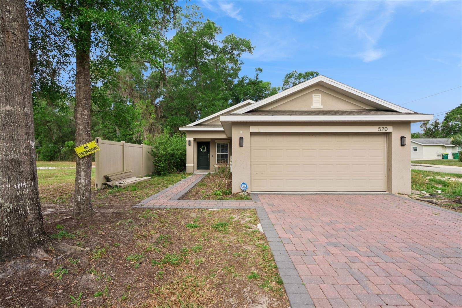 Single Family Residence in DELAND, FL - Daniel Dourado