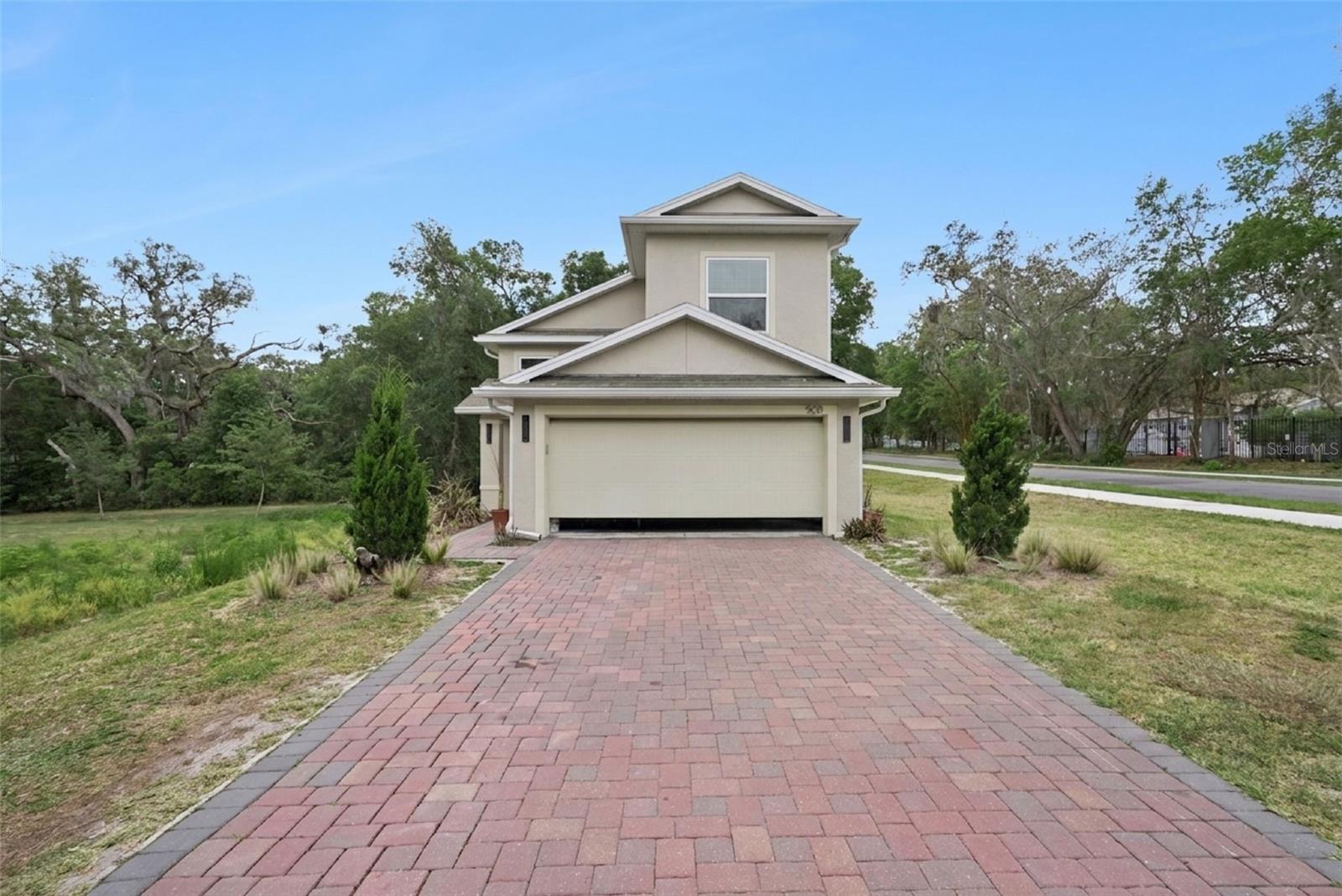 Single Family Residence in DELAND, FL - Daniel Dourado