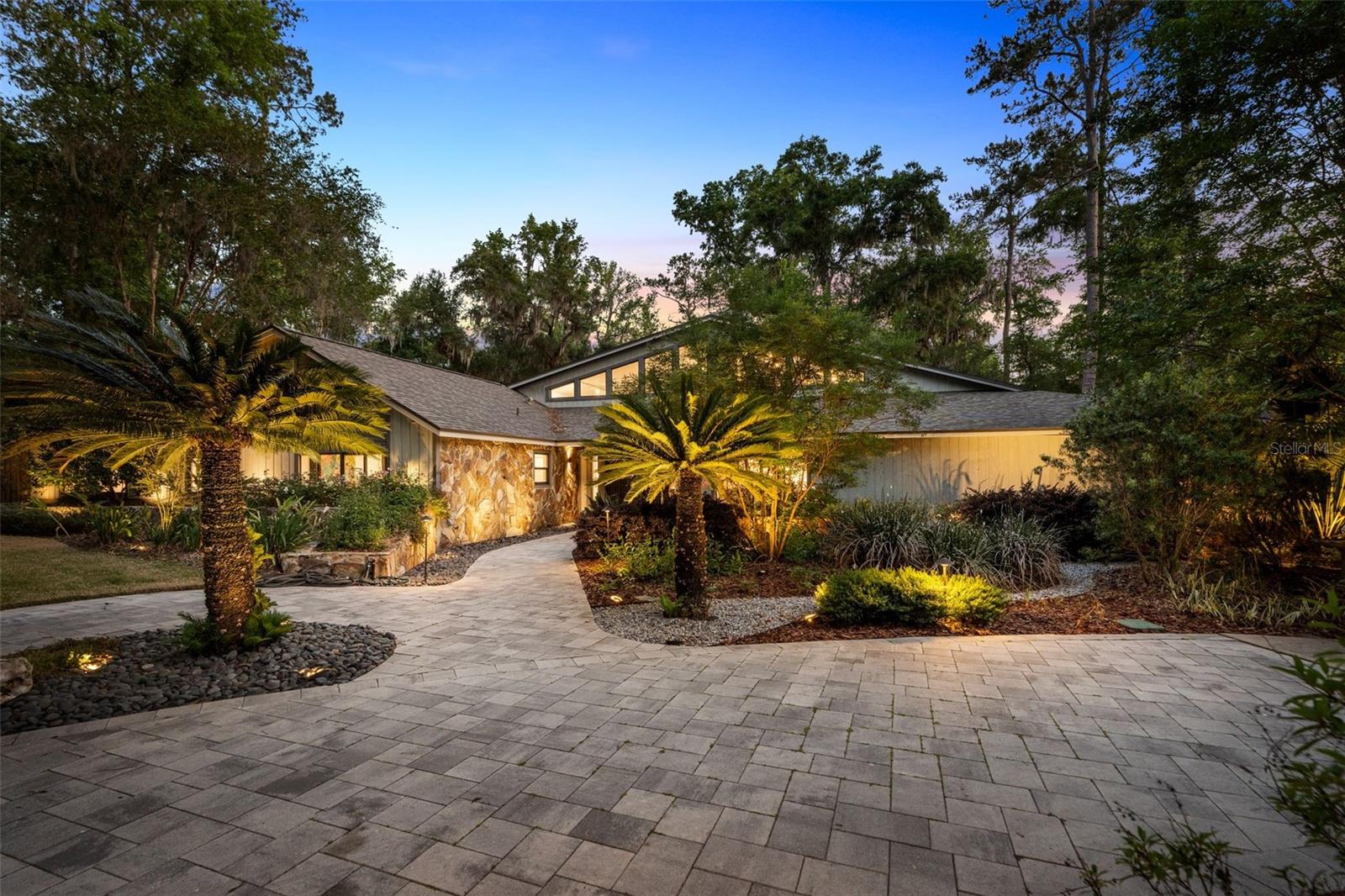 Single Family Residence in GAINESVILLE, FL - Daniel Dourado